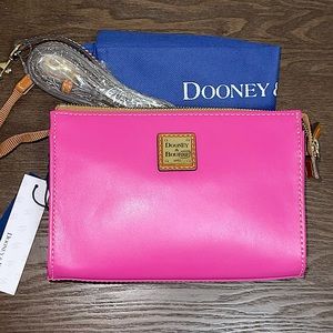 Dooney & Bourke
Pebble leather Janine crossbody